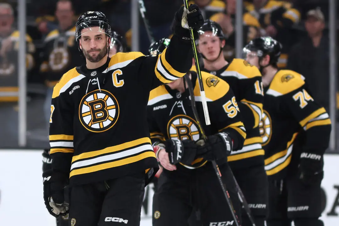 19-Year Boston Bruin Heads List of 6 New Inductees Into Hockey Hall of Fame