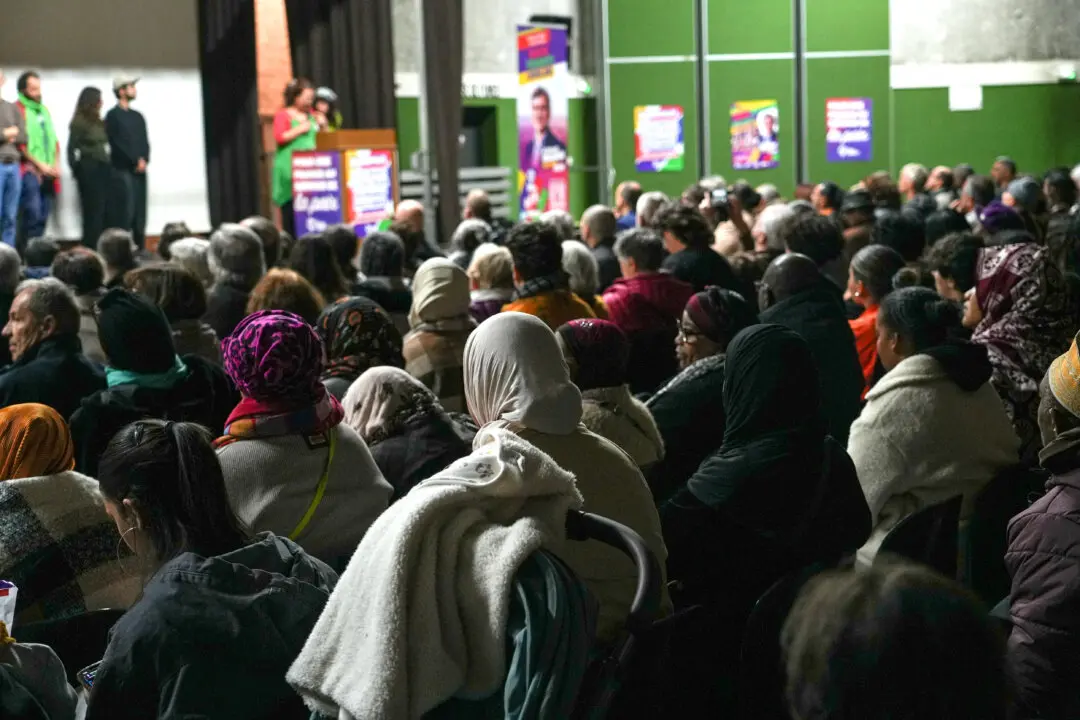 French Secularism Wrestles Anew With Islamic Symbols