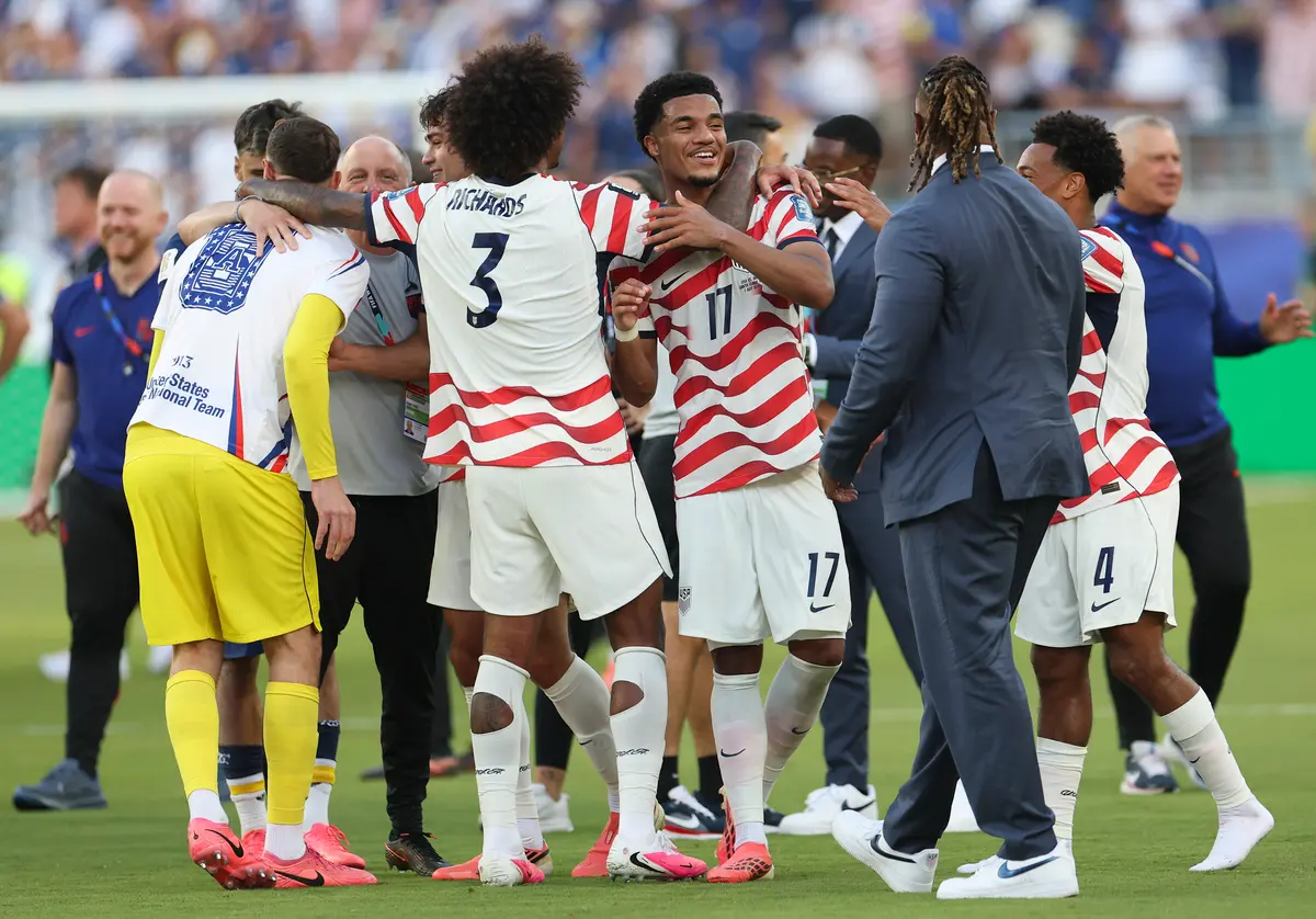 USA Beats Bosnia and Herzegovina 2-0 to Reach World Cup Round of 16