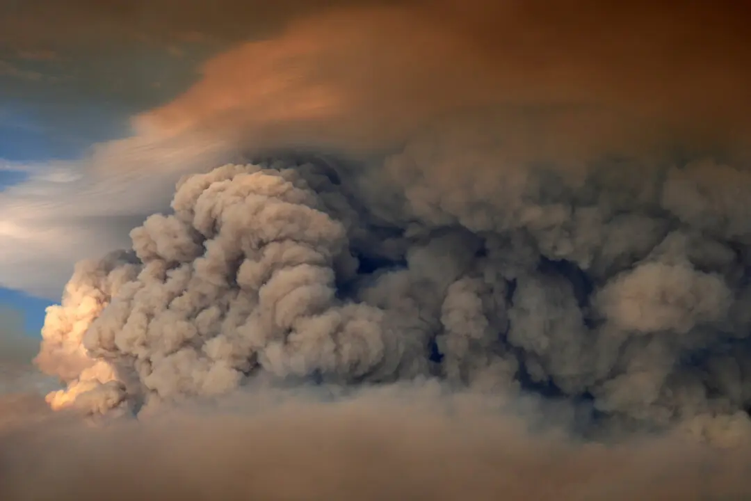 Minnesota and Canada Wildfires Spill Smoke Across Northeast