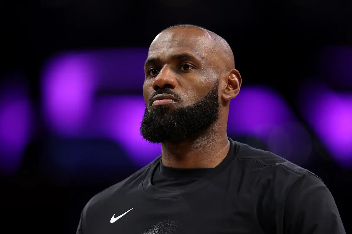 LeBron James Joins Philadelphia 76ers on 2-Year, $8 Million Deal
