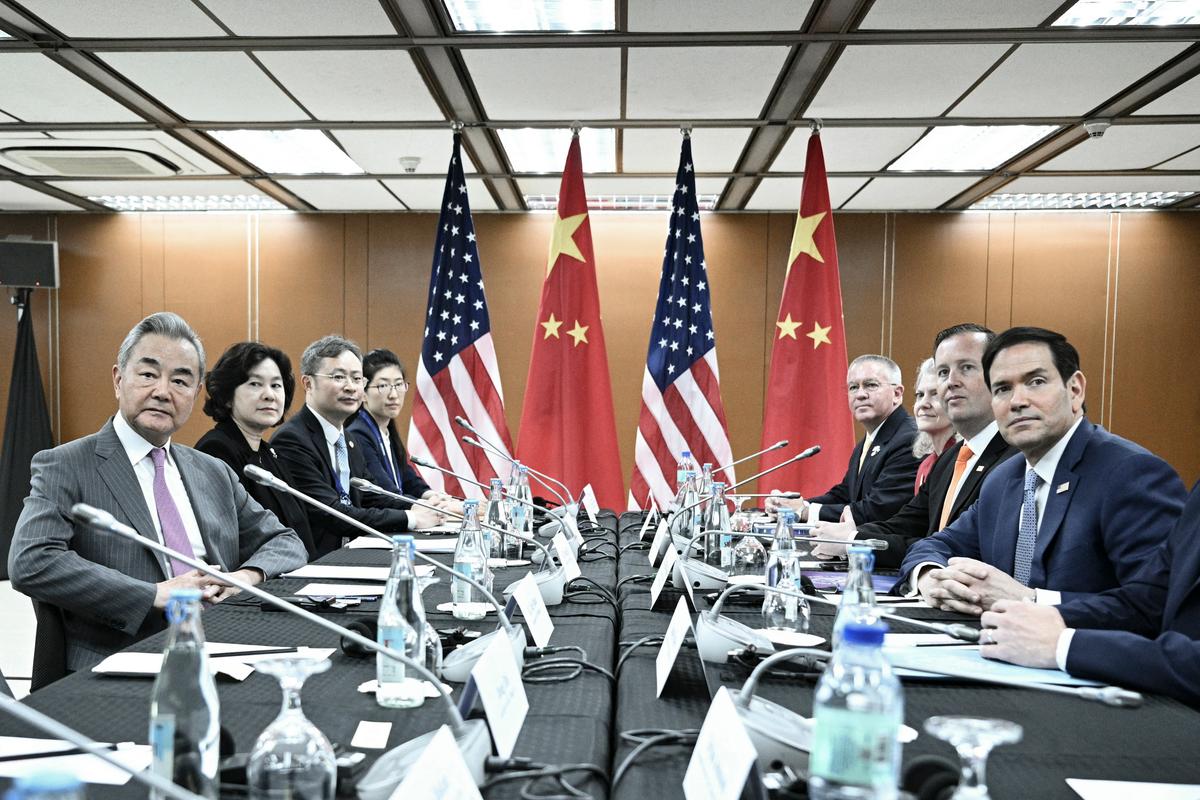 Top US, China Diplomats Meet in Philippines Ahead of Summit