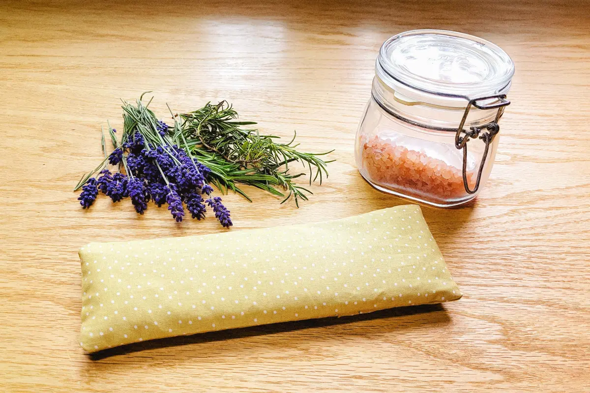 How to Make a Soothing Eye Mask to Help You Sleep