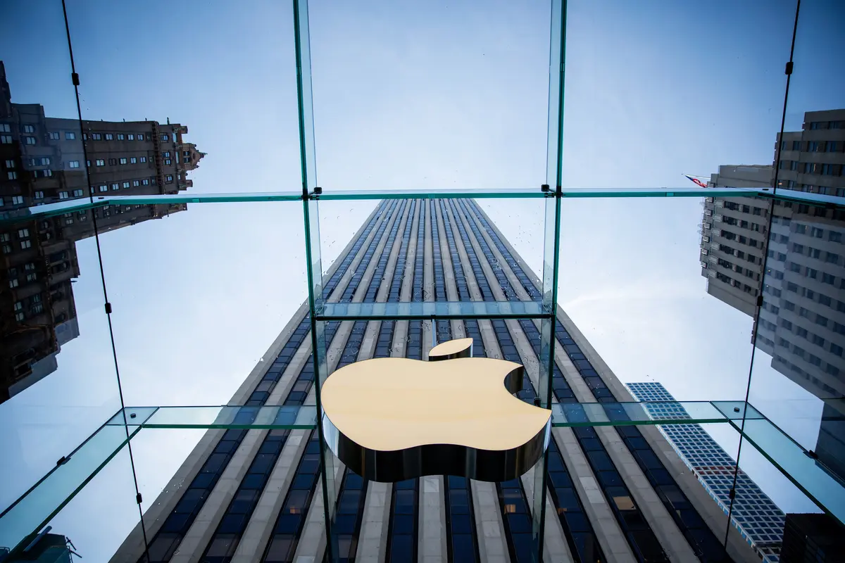 Supreme Court Freezes Lower Court Action in App Store Lawsuit