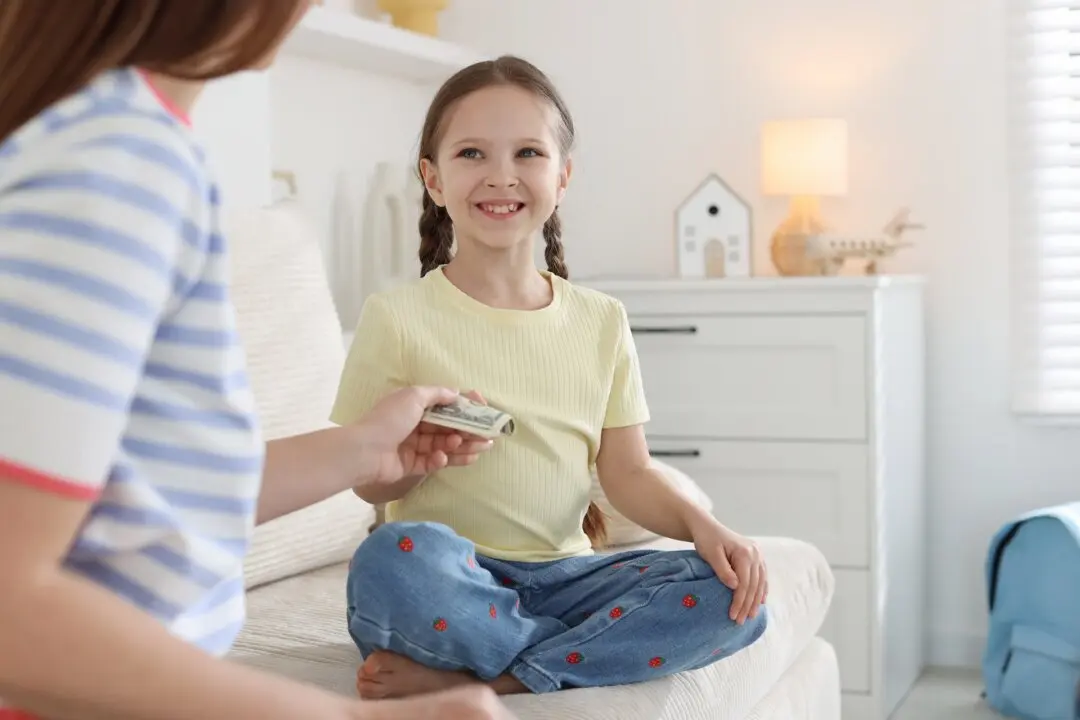 5 Reasons to Give Kids an Allowance